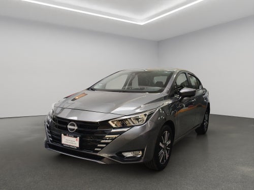 2025 Nissan Versa 4 pts. Advance, CVT, a/ac., f. niebla, RA-16 (línea anterior)