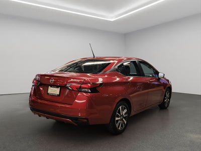 2022 Nissan Versa 4 pts. Advance, CVT, a/ac., VE, f. niebla, RA-16 (línea anterior)