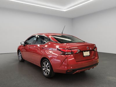 2022 Nissan Versa 4 pts. Advance, CVT, a/ac., VE, f. niebla, RA-16 (línea anterior)