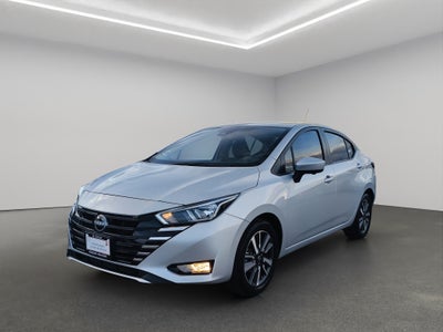 2025 Nissan Versa 4 pts. Advance, TM5, a/ac., f. niebla, RA-16 (línea anterior)
