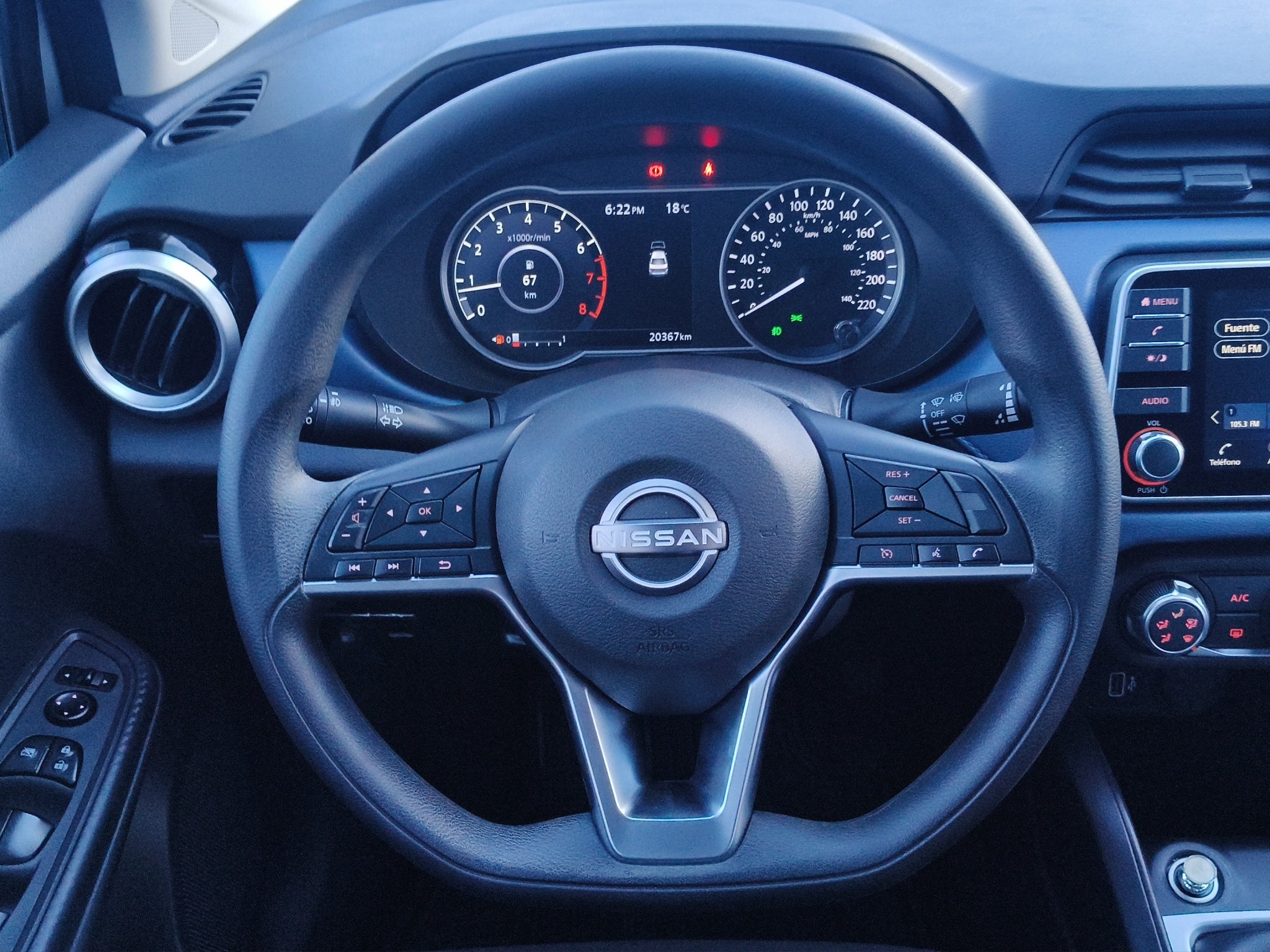 2025 Nissan Versa 4 pts. Advance, TM5, a/ac., f. niebla, RA-16 (línea anterior)