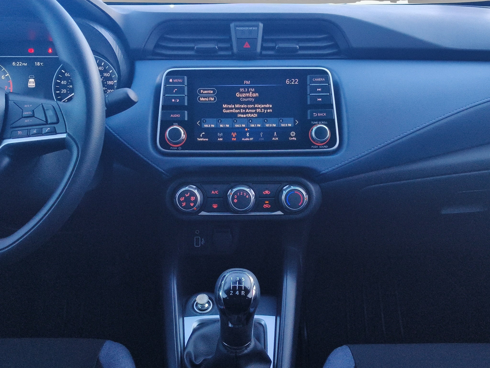 2025 Nissan Versa 4 pts. Advance, TM5, a/ac., f. niebla, RA-16 (línea anterior)