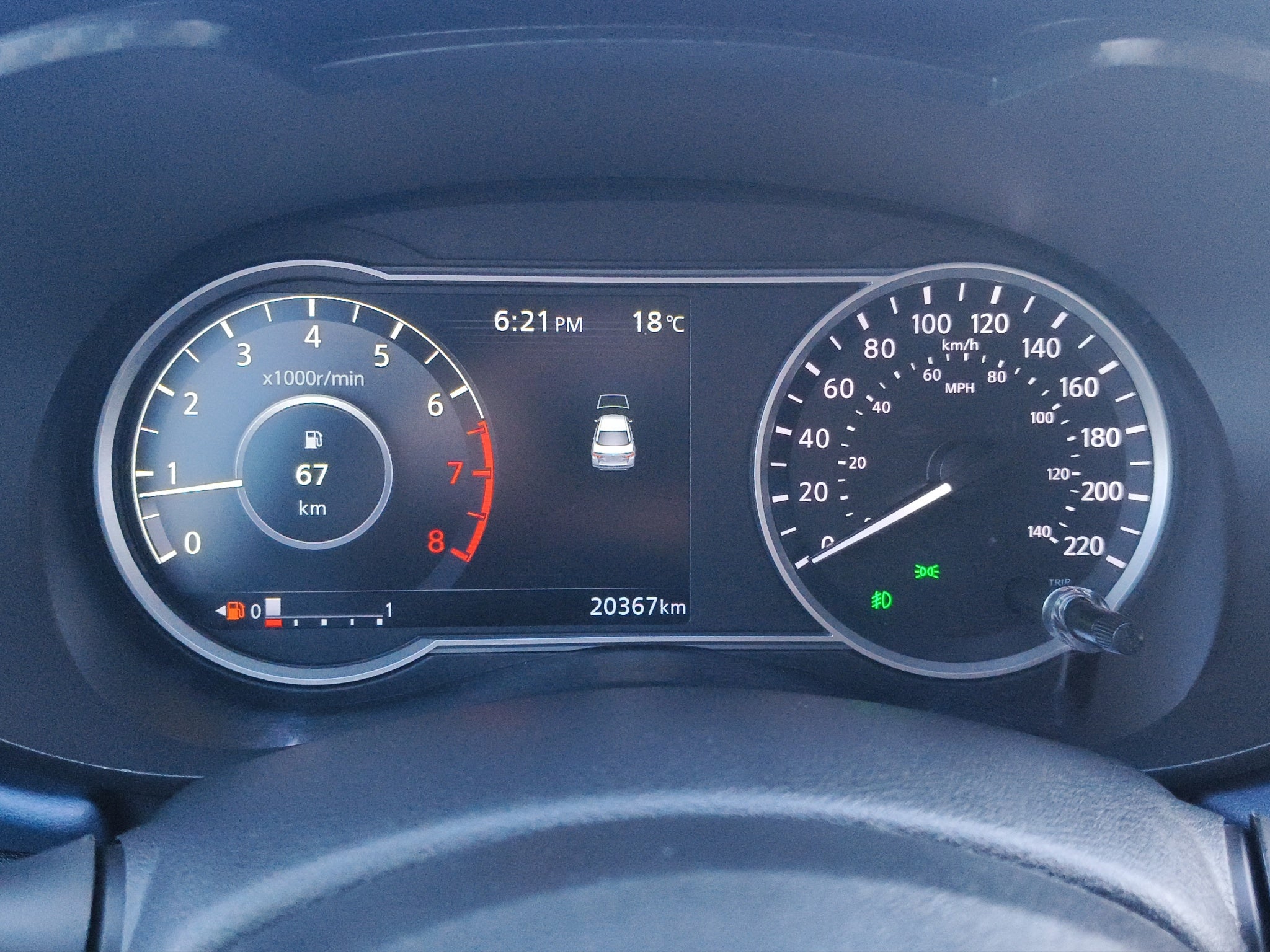 2025 Nissan Versa 4 pts. Advance, TM5, a/ac., f. niebla, RA-16 (línea anterior)