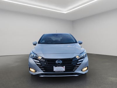2025 Nissan Versa 4 pts. Advance, TM5, a/ac., f. niebla, RA-16 (línea anterior)