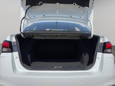 2025 Nissan Versa 4 pts. Sense, CVT, a/ac., R-15