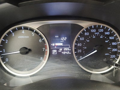 2025 Nissan Versa 4 pts. Sense, CVT, a/ac., R-15 (línea anterior)