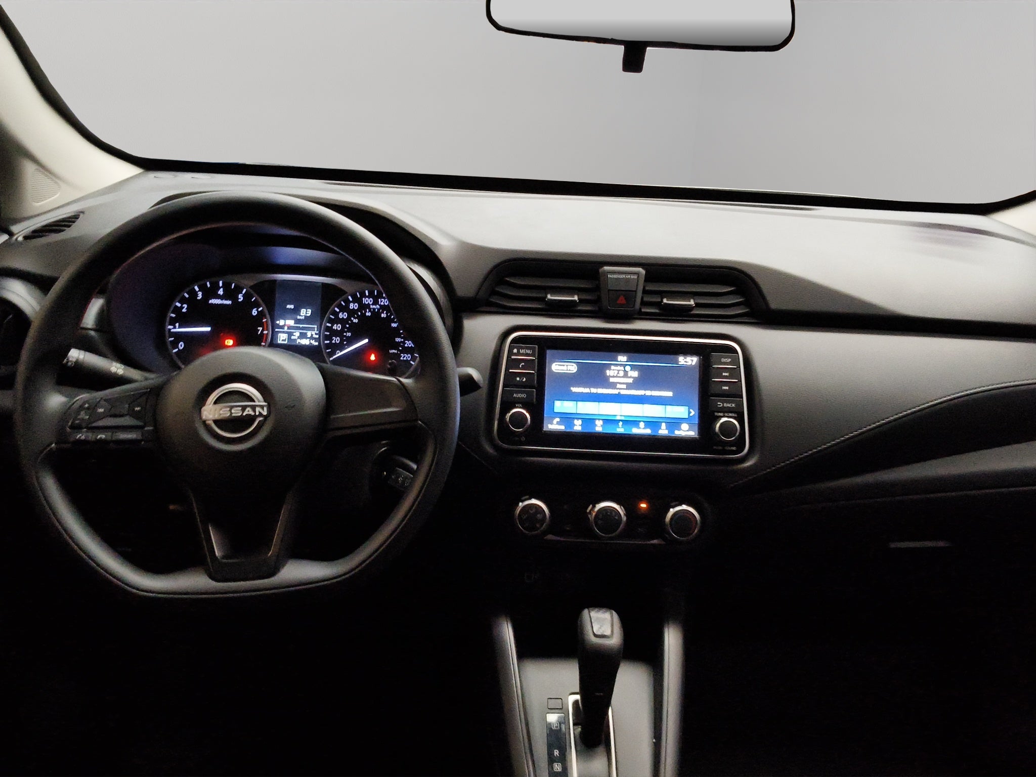 2025 Nissan Versa 4 pts. Sense, CVT, a/ac., R-15 (línea anterior)