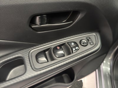2025 Nissan Versa 4 pts. Sense, TM5, a/ac., R-15 (línea anterior)