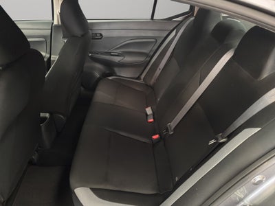 2025 Nissan Versa 4 pts. Sense, TM5, a/ac., R-15 (línea anterior)