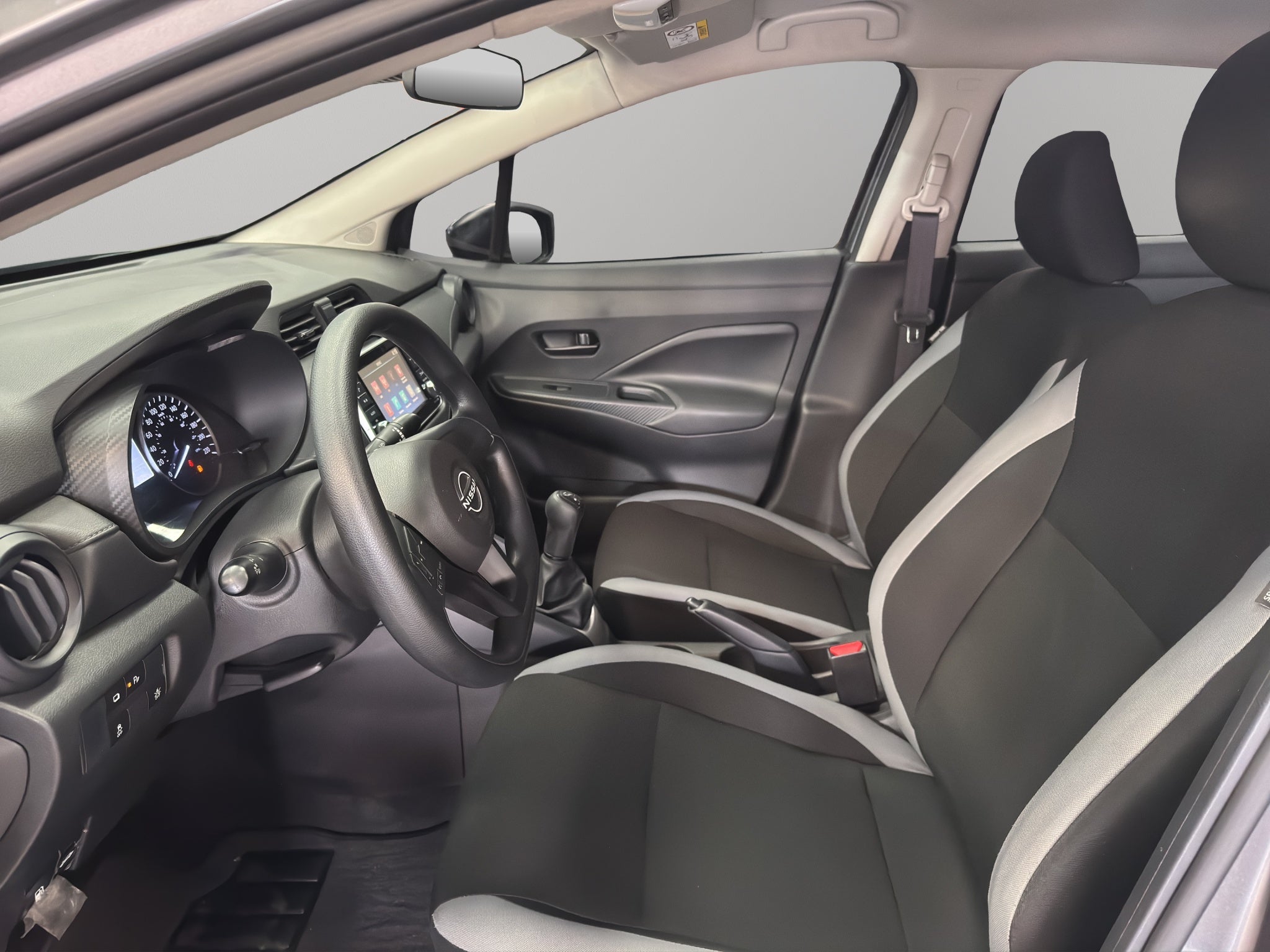 2025 Nissan Versa 4 pts. Sense, TM5, a/ac., R-15 (línea anterior)