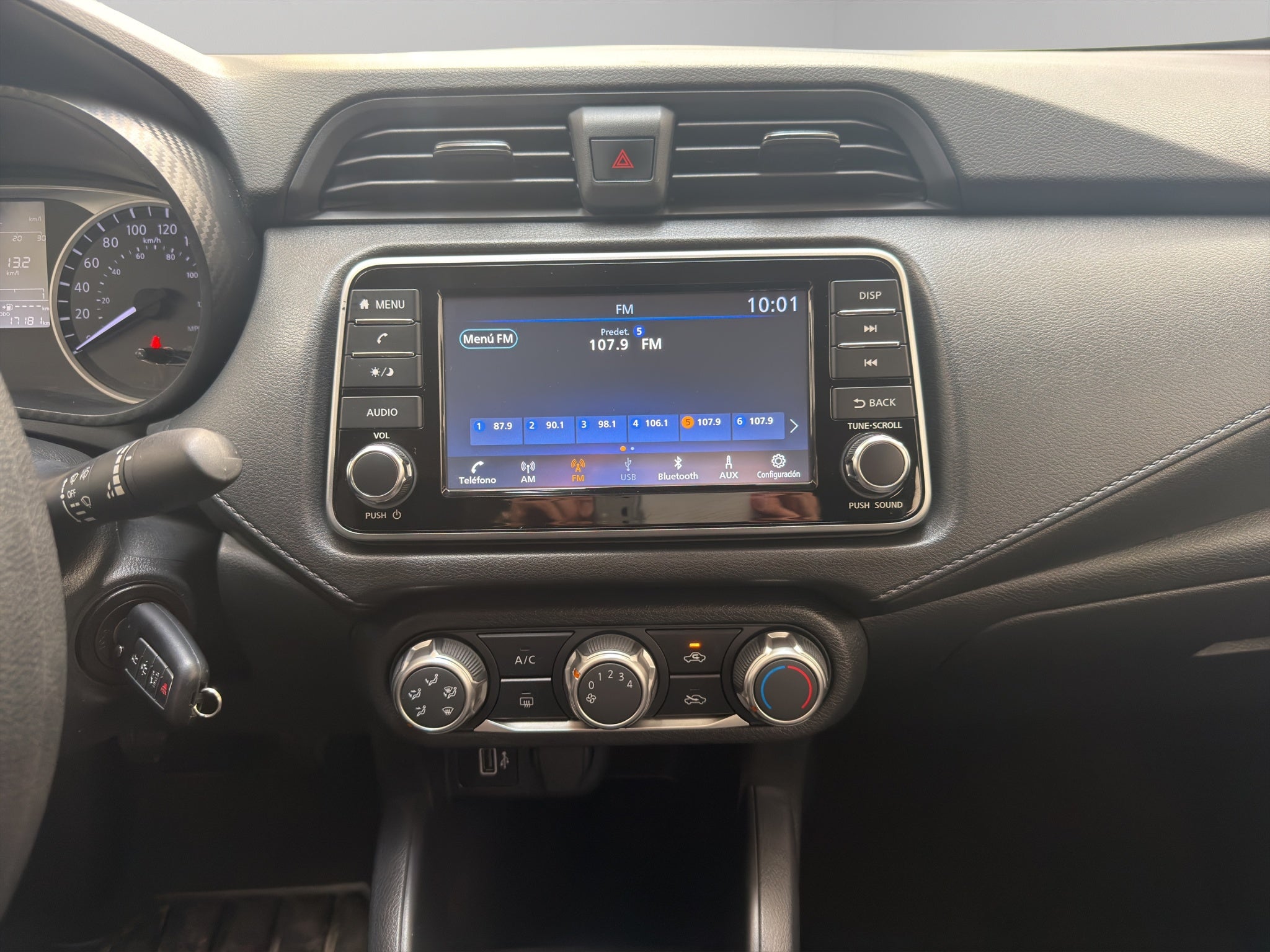 2024 Nissan Versa 4 pts. Sense, TM5, a/ac., R-15