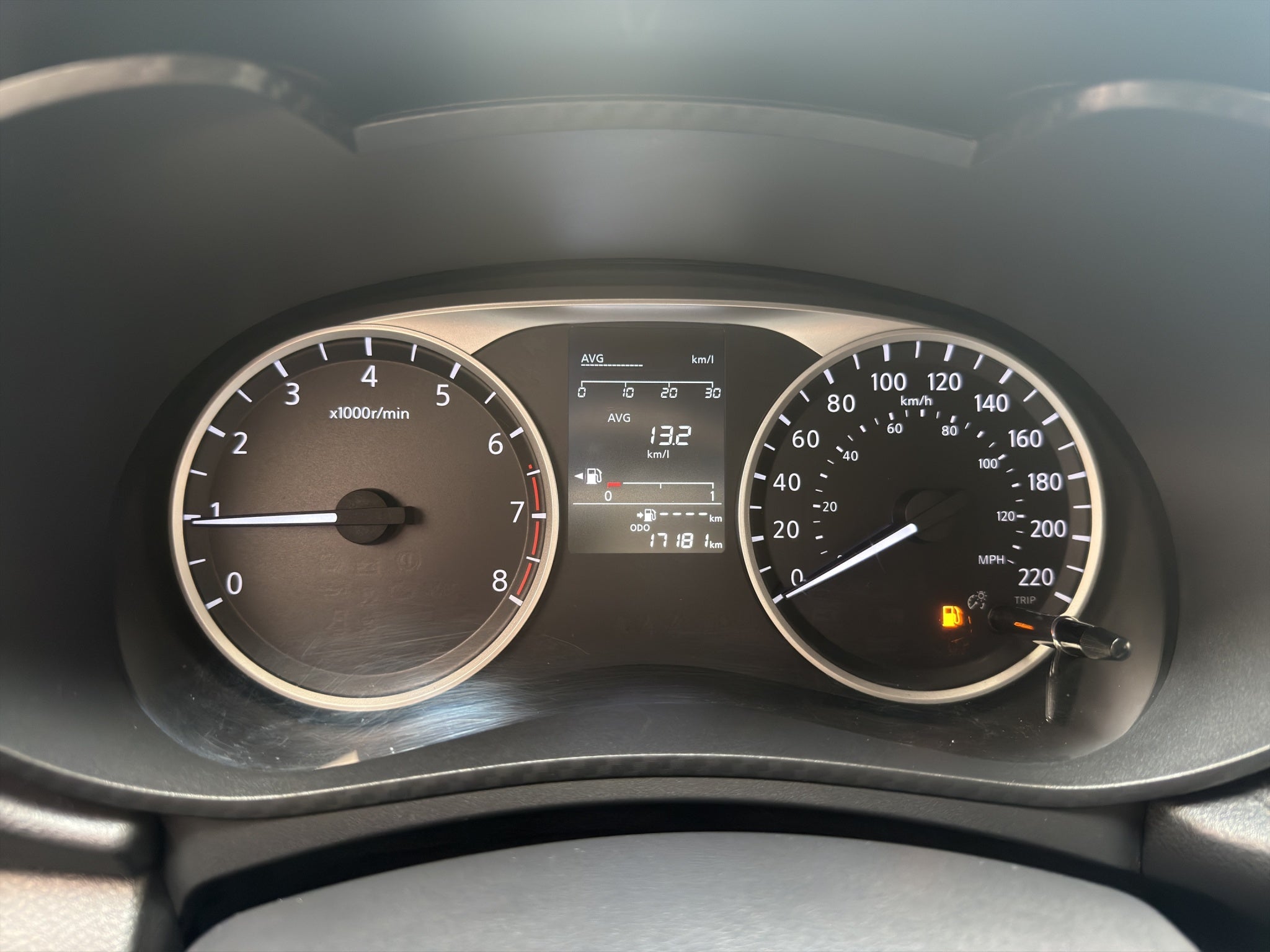 2024 Nissan Versa 4 pts. Sense, TM5, a/ac., R-15