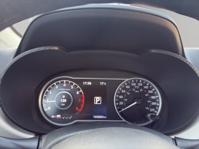 2020 Nissan Versa 4 pts. Advance, CVT, a/ac., VE, f. niebla, RA-16 (línea anterior)