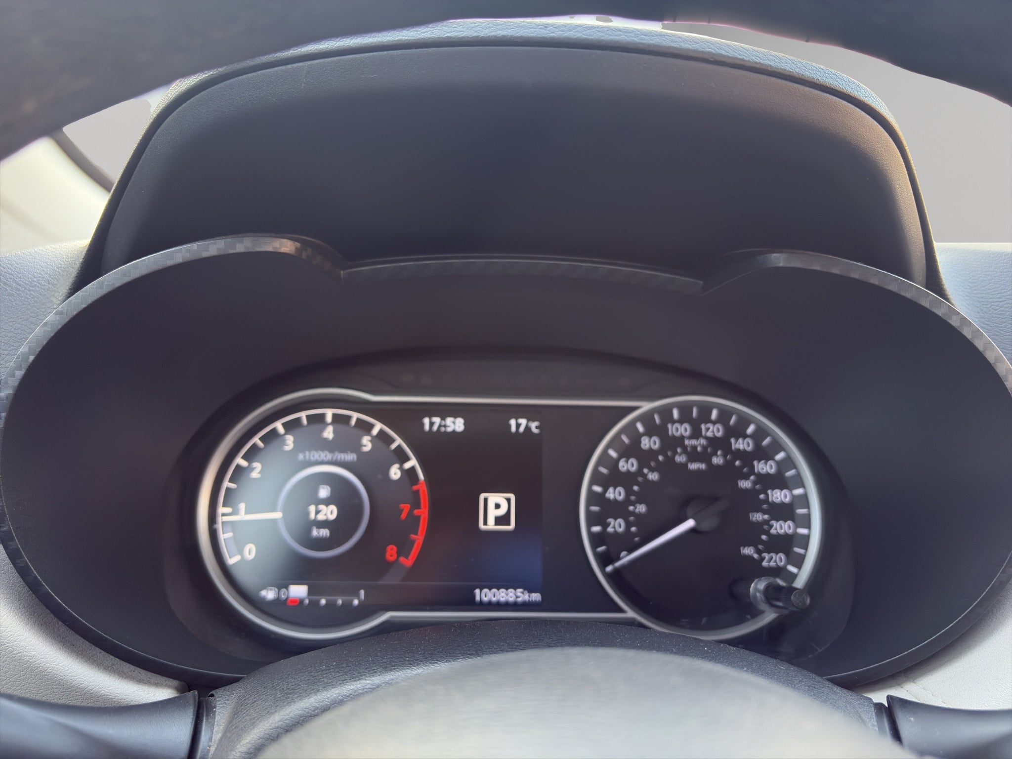 2020 Nissan Versa 4 pts. Advance, CVT, a/ac., VE, f. niebla, RA-16 (línea anterior)