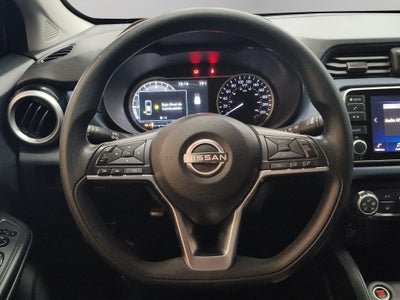2023 Nissan Versa 4 pts. Advance, TM5, a/ac., f. niebla, RA-16 (cambio de línea)