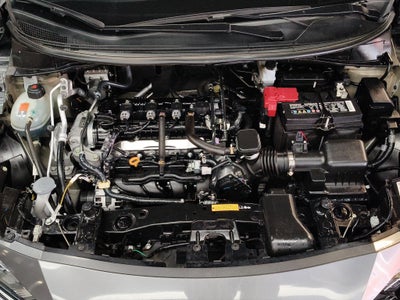 2023 Nissan Versa 4 pts. Advance, TM5, a/ac., f. niebla, RA-16 (cambio de línea)