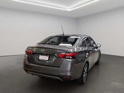 2023 Nissan Versa 4 pts. Advance, TM5, a/ac., f. niebla, RA-16 (cambio de línea)