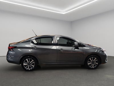 2023 Nissan Versa 4 pts. Advance, TM5, a/ac., f. niebla, RA-16 (cambio de línea)