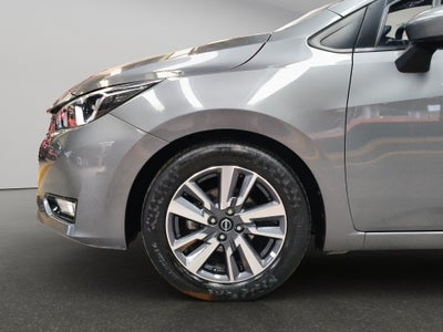 2023 Nissan Versa 4 pts. Advance, TM5, a/ac., f. niebla, RA-16 (cambio de línea)