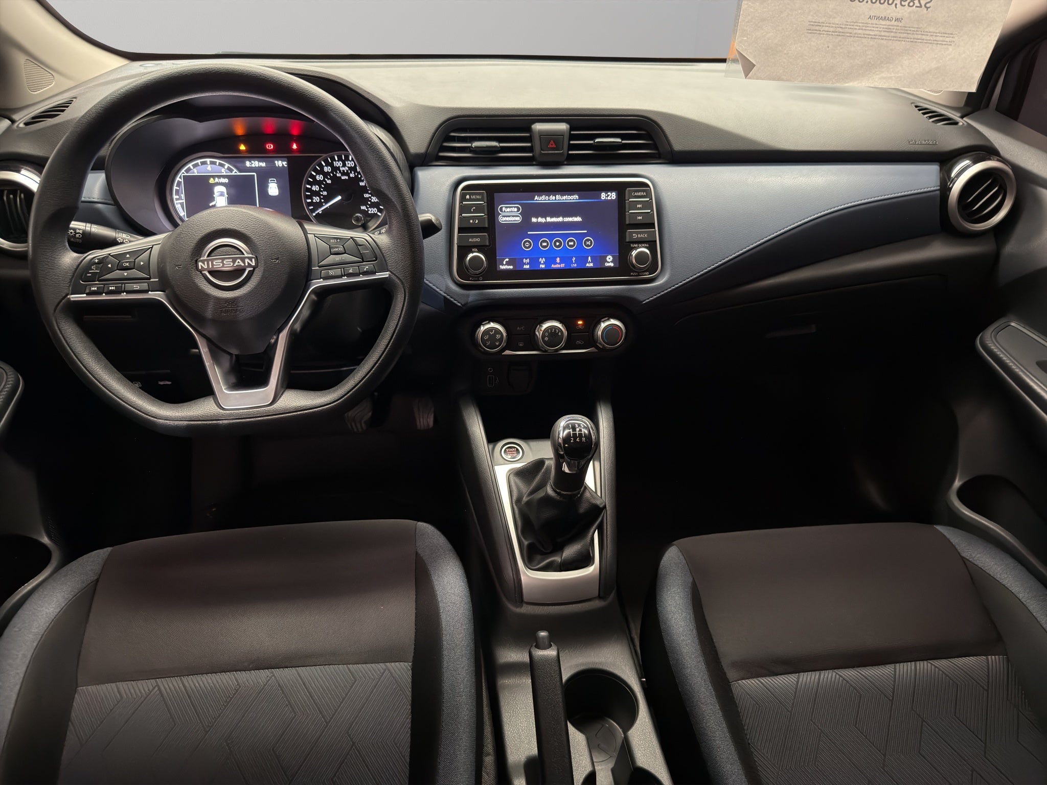 2023 Nissan Versa 4 pts. Advance, TM5, a/ac., f. niebla, RA-16 (cambio de línea)