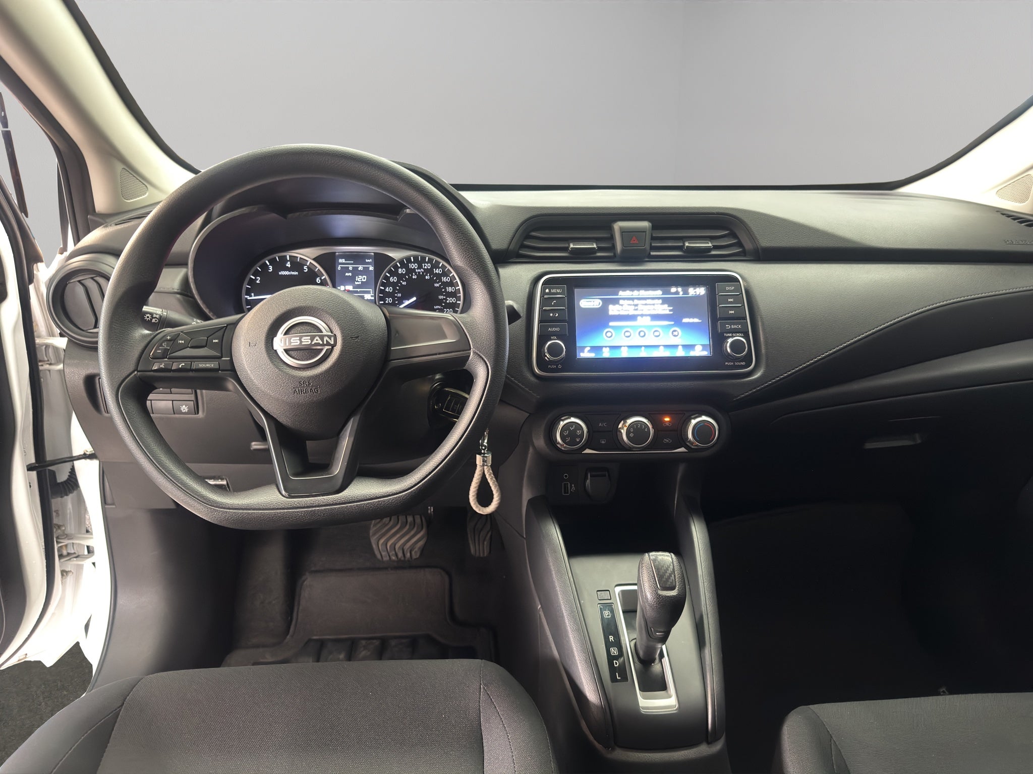 2024 Nissan Versa 4 pts. Sense, CVT, a/ac., R-15