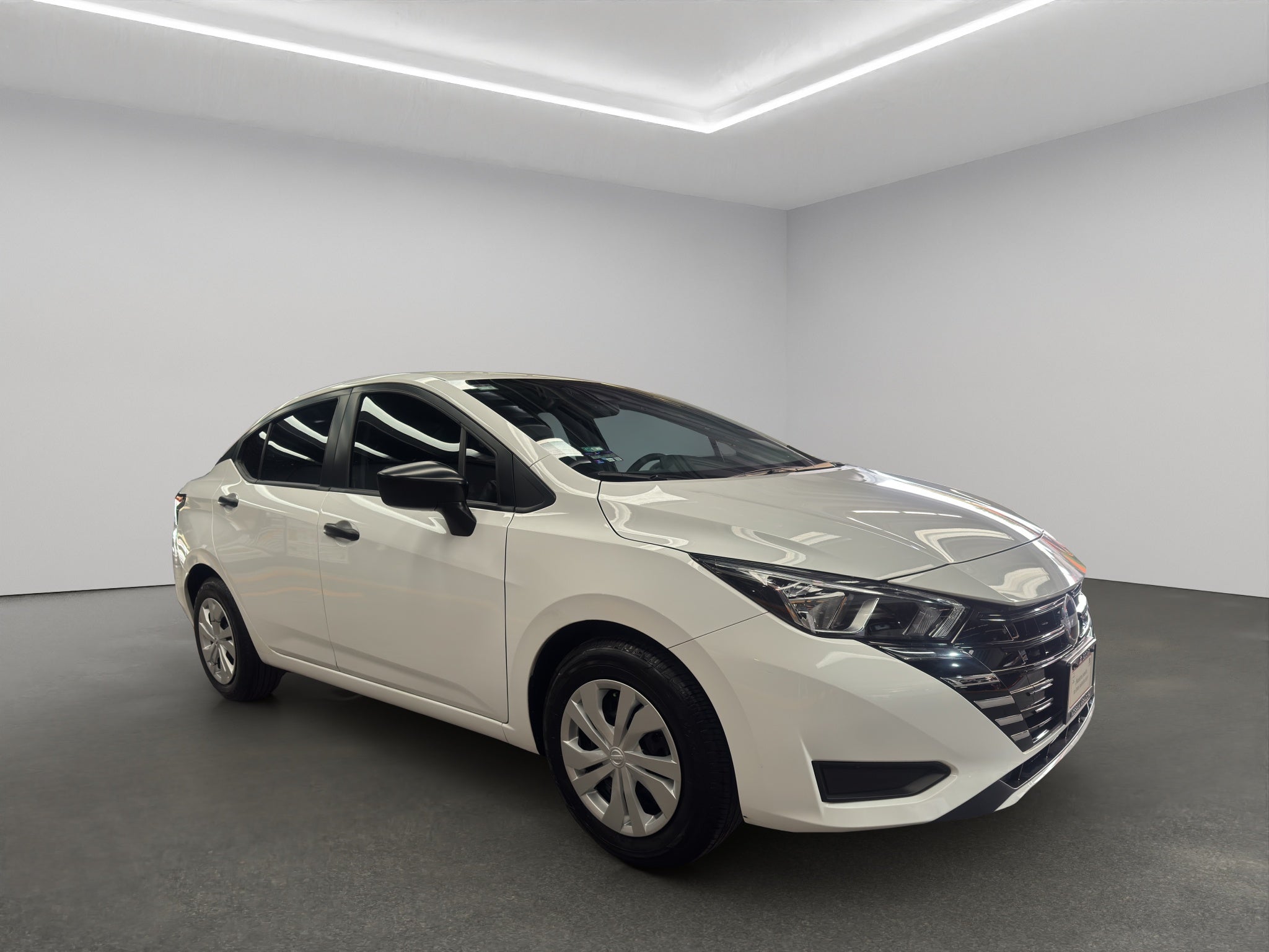 2024 Nissan Versa 4 pts. Sense, CVT, a/ac., R-15
