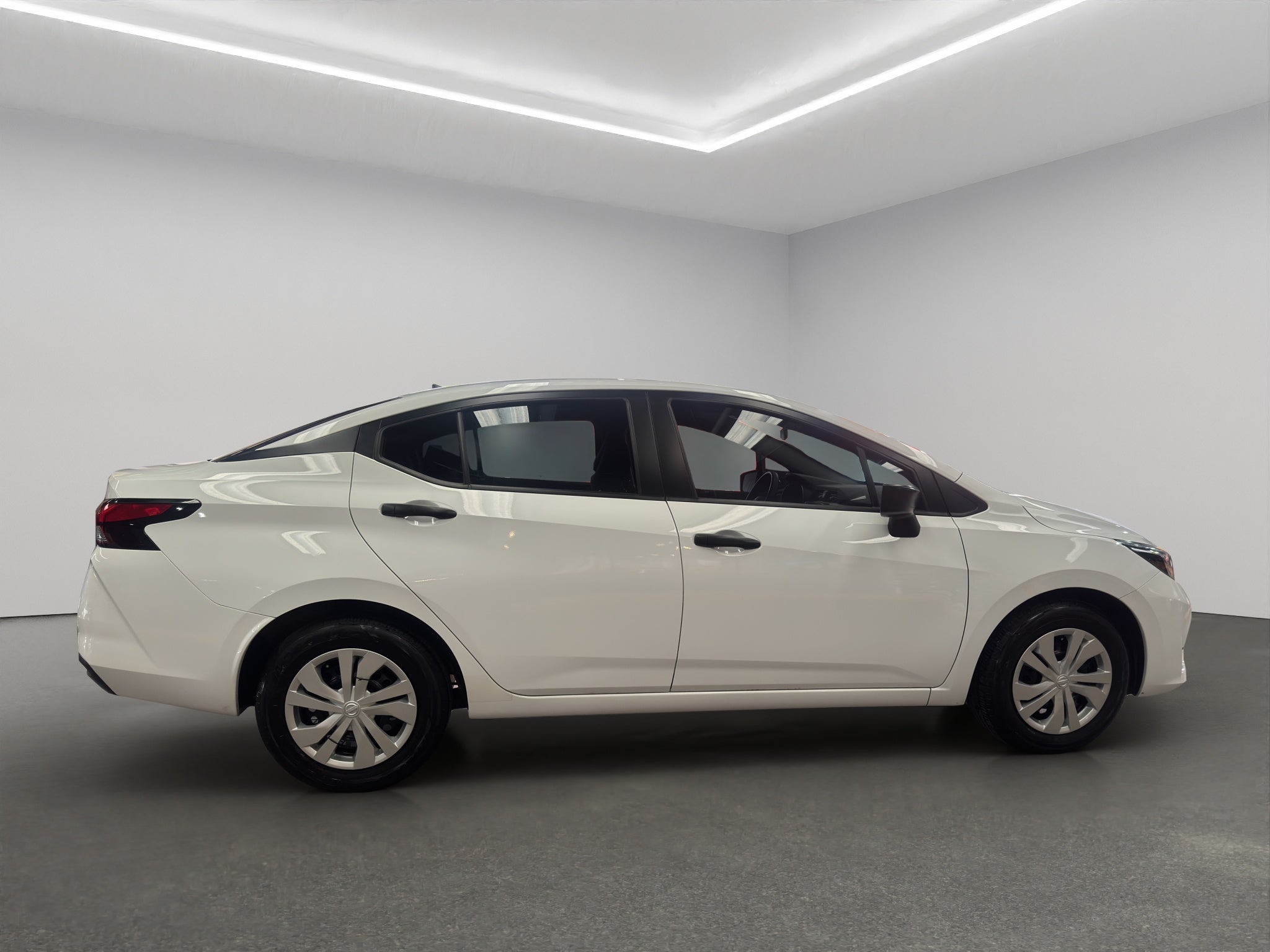 2024 Nissan Versa 4 pts. Sense, CVT, a/ac., R-15