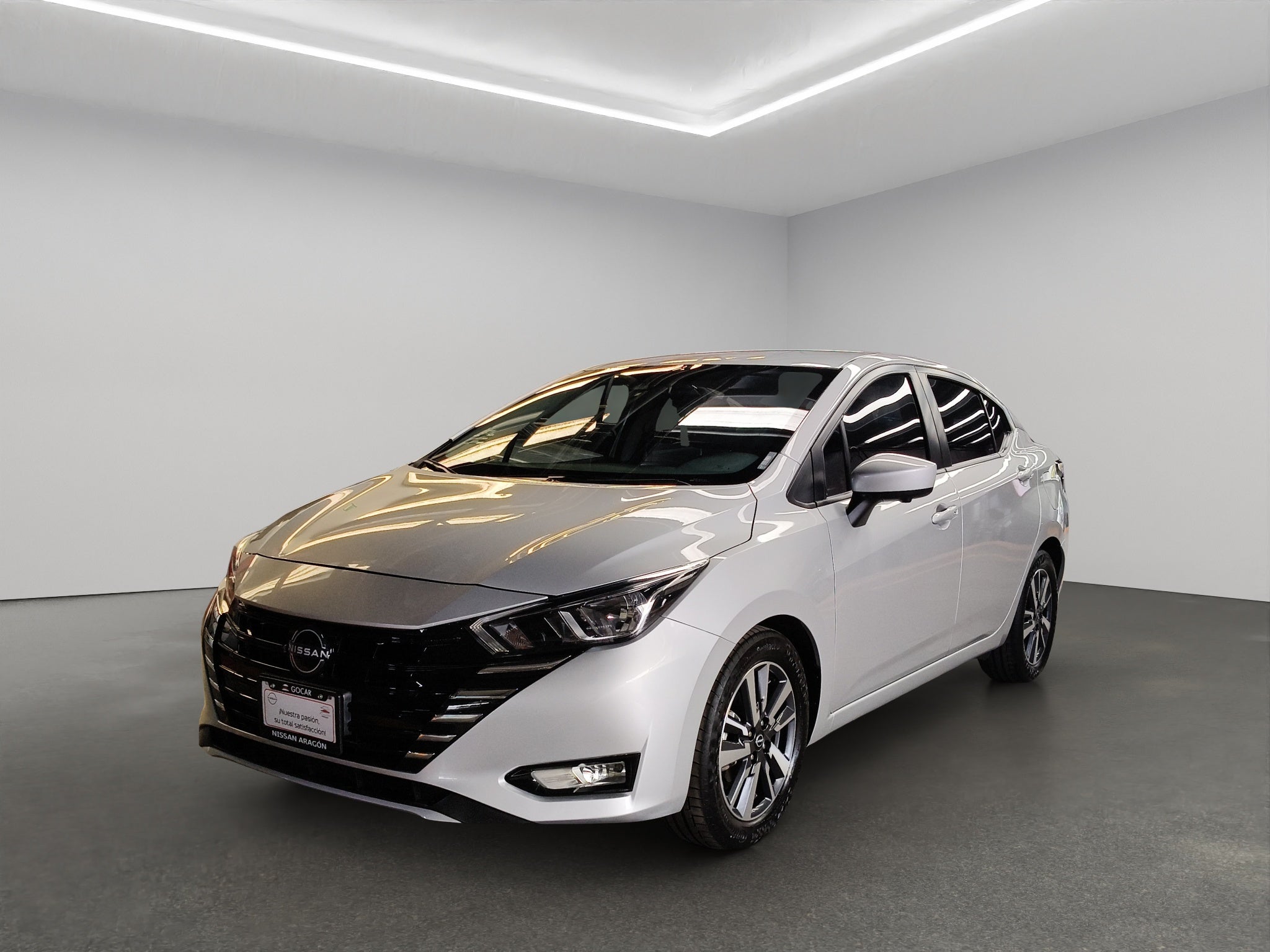 2024 Nissan Versa 4 pts. Advance, CVT, a/ac., f. niebla, RA-16