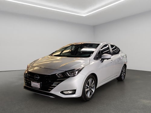 2024 Nissan Versa 4 pts. Advance, CVT, a/ac., f. niebla, RA-16