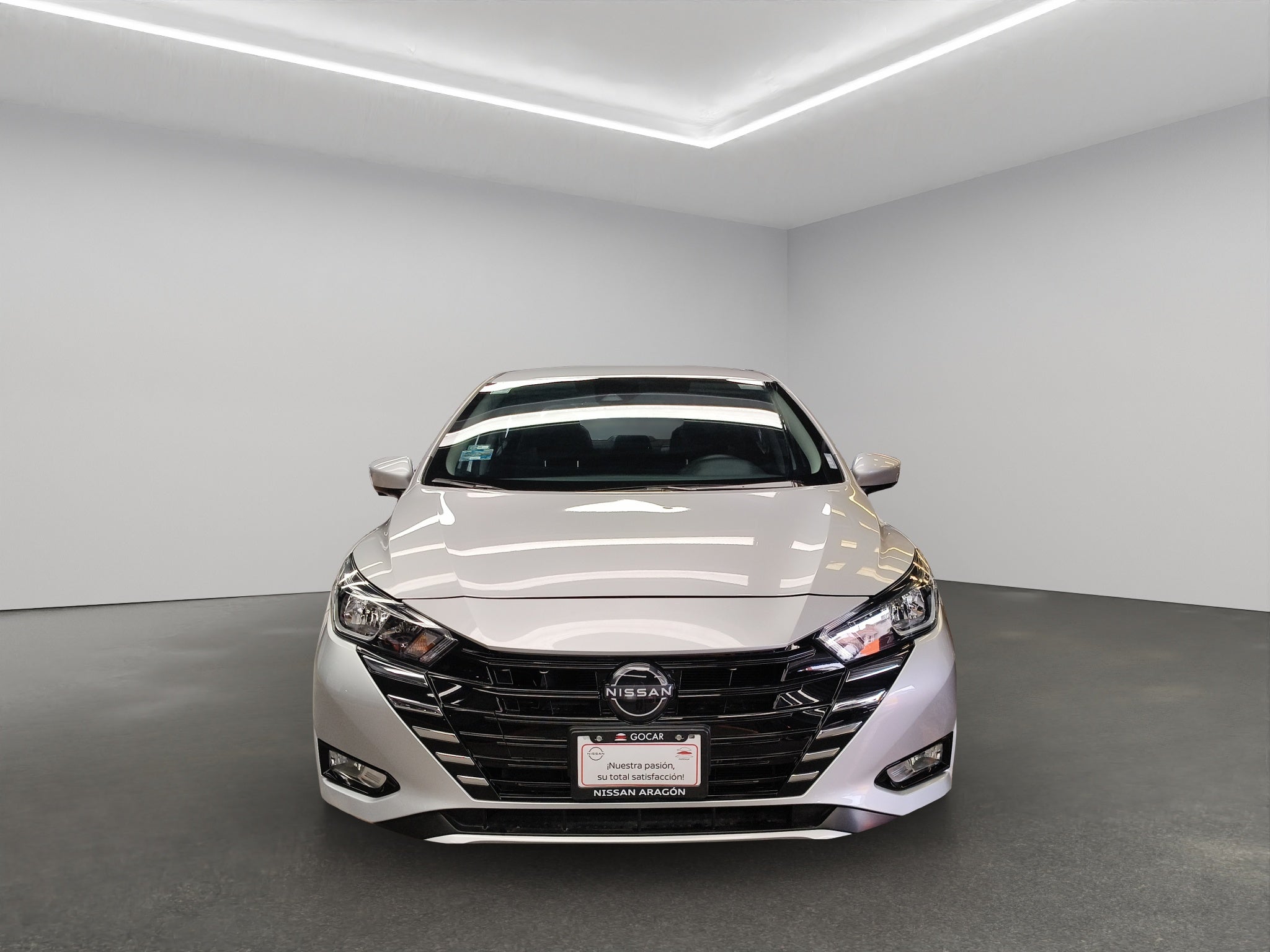 2024 Nissan Versa 4 pts. Advance, CVT, a/ac., f. niebla, RA-16