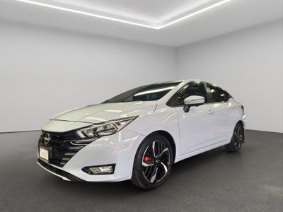2024 Nissan Versa 4 pts. Exclusive, TA, a/ac. Aut., piel, f. niebla, f. led, RA-17