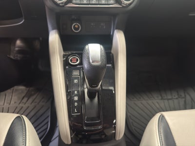 2024 Nissan Versa 4 pts. Exclusive, TA, a/ac. Aut., piel, f. niebla, f. led, RA-17