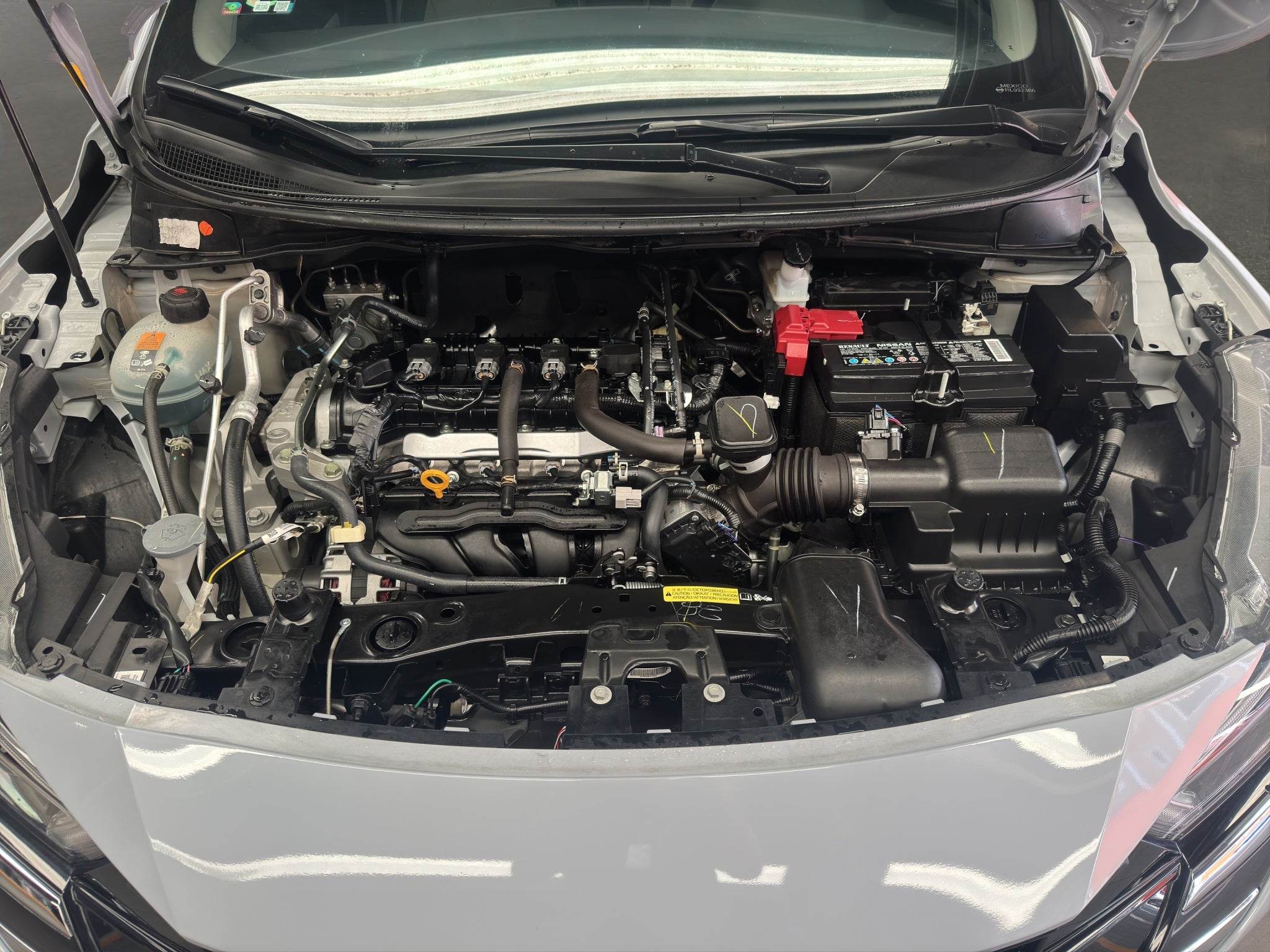 2024 Nissan Versa 4 pts. Exclusive, TA, a/ac. Aut., piel, f. niebla, f. led, RA-17