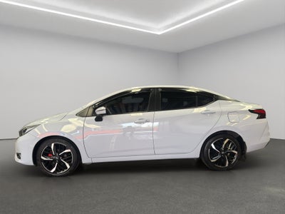 2024 Nissan Versa 4 pts. Exclusive, TA, a/ac. Aut., piel, f. niebla, f. led, RA-17