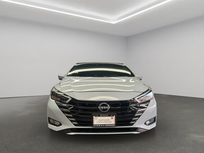 2024 Nissan Versa 4 pts. Exclusive, TA, a/ac. Aut., piel, f. niebla, f. led, RA-17
