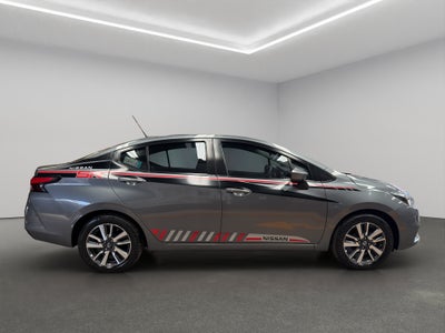 2022 Nissan Versa 4 pts. Advance, TM5, a/ac., VE, f. niebla, RA-16 (línea anterior)