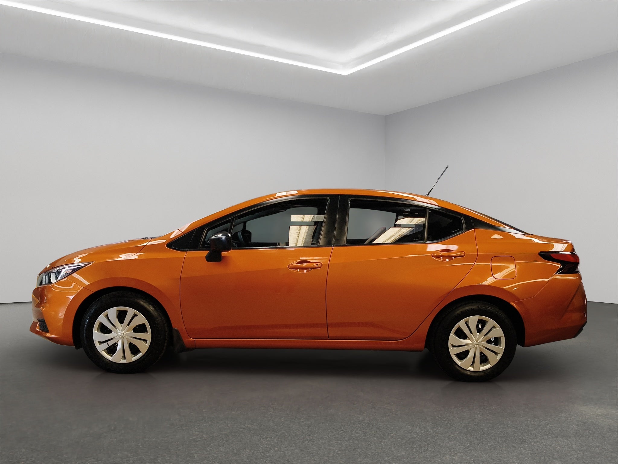 2022 Nissan Versa 4 pts. Sense, TM5, a/ac., VE, R-15 (línea anterior)