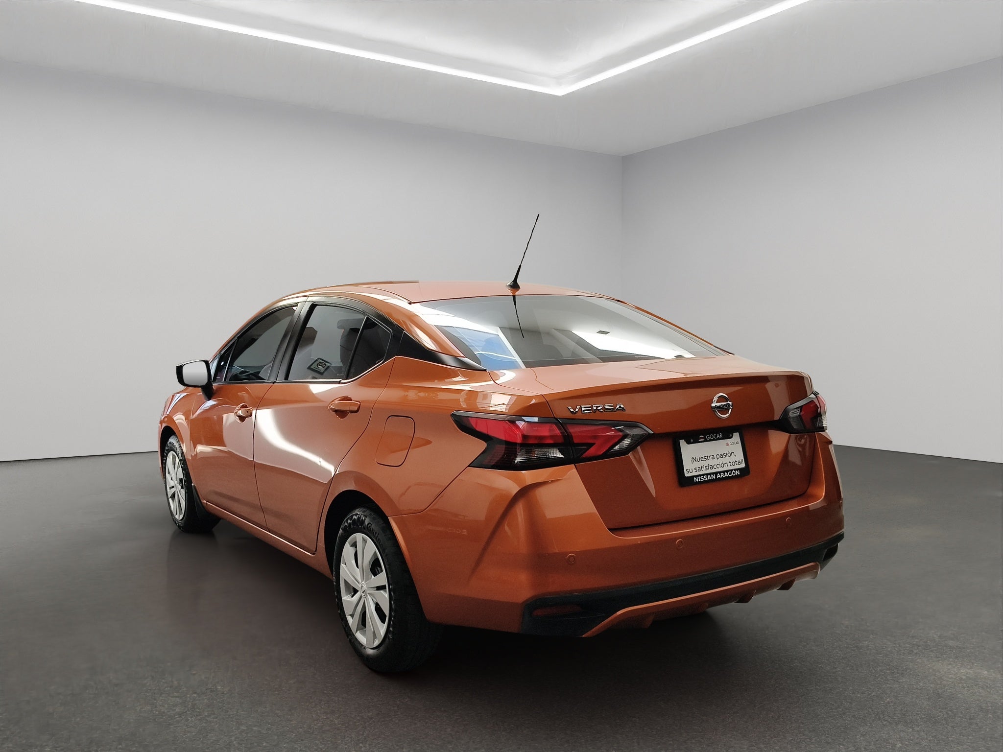 2022 Nissan Versa 4 pts. Sense, TM5, a/ac., VE, R-15 (línea anterior)