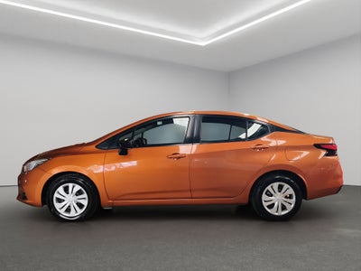 2022 Nissan Versa 4 pts. Sense, TM5, a/ac., VE, R-15 (línea anterior)