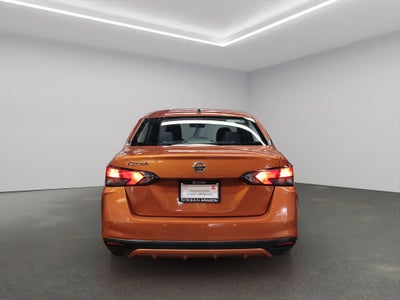 2022 Nissan Versa 4 pts. Sense, TM5, a/ac., VE, R-15 (línea anterior)
