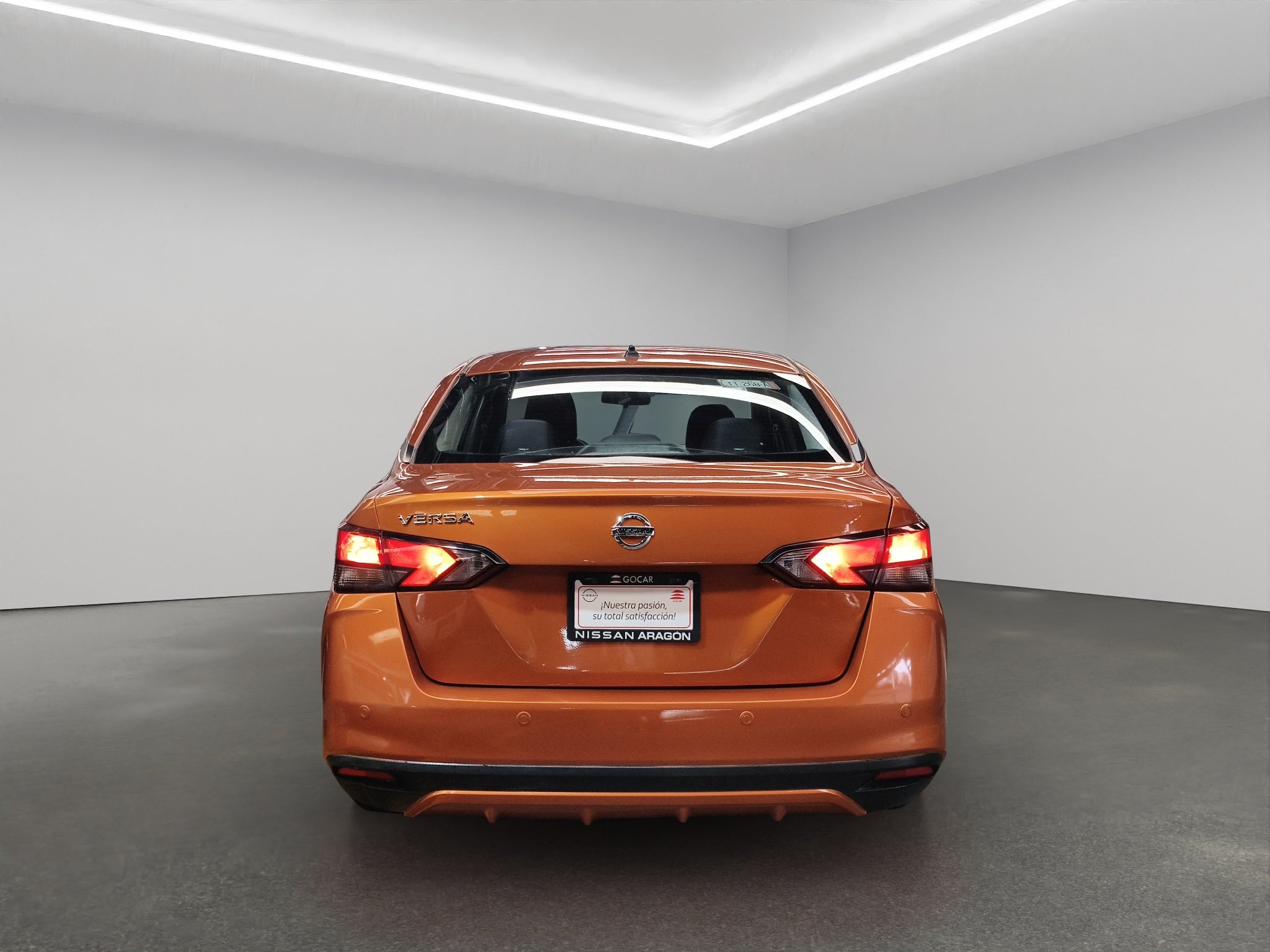2022 Nissan Versa 4 pts. Sense, TM5, a/ac., VE, R-15 (línea anterior)