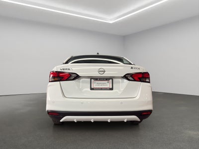 2024 Nissan Versa 4 pts. Sense, TM5, a/ac., R-15