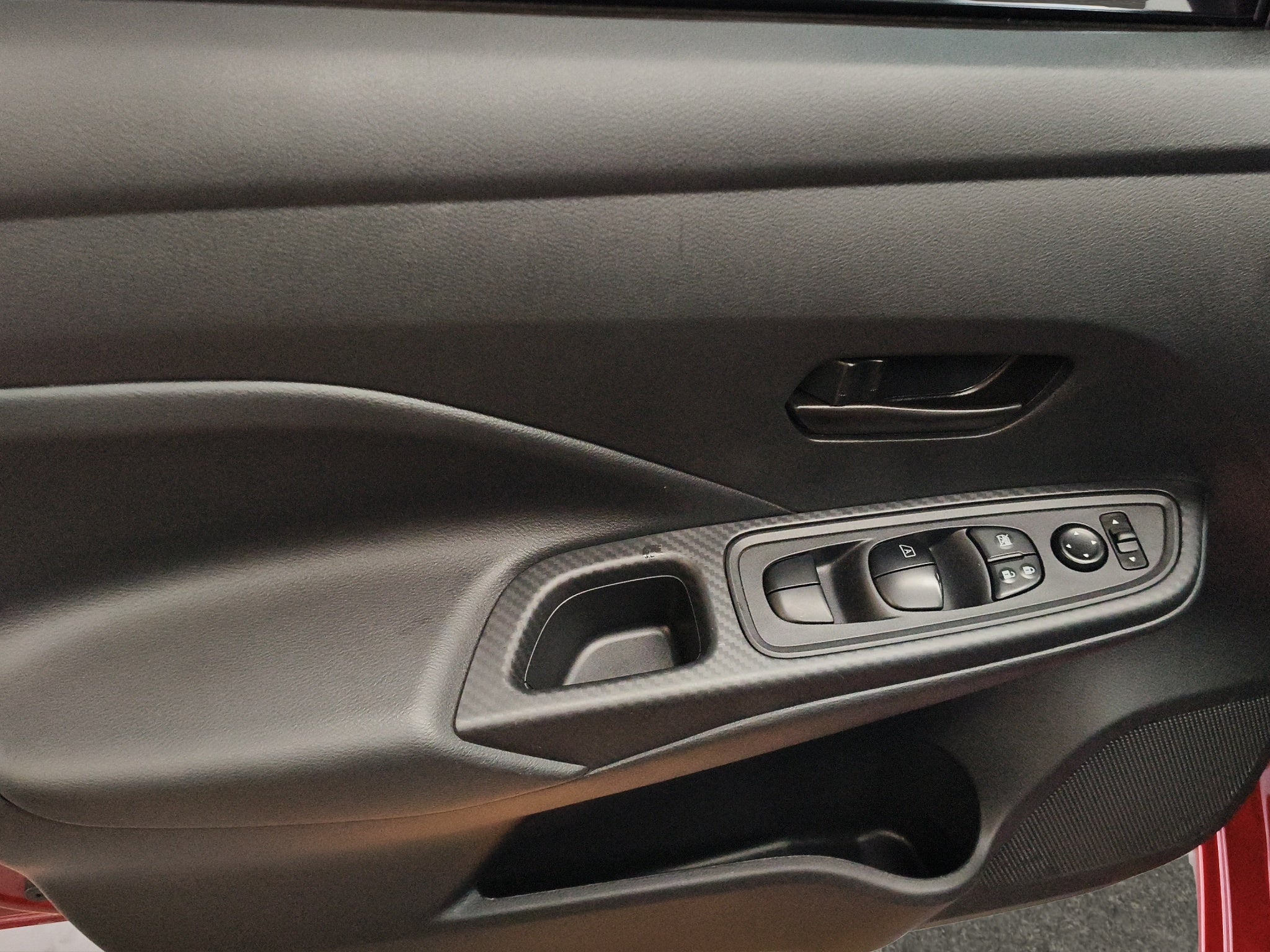 2024 Nissan Versa 4 pts. Sense, CVT, a/ac., R-15