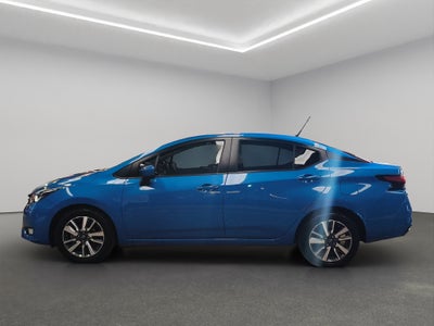 2024 Nissan Versa 4 pts. Advance, CVT, a/ac., f. niebla, RA-16