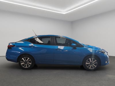 2024 Nissan Versa 4 pts. Advance, CVT, a/ac., f. niebla, RA-16
