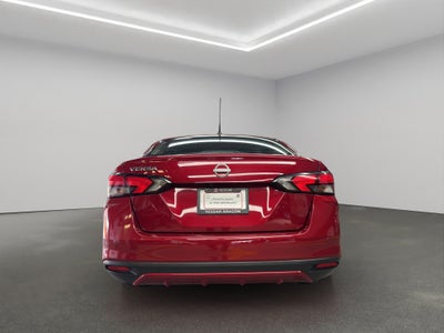 2024 Nissan Versa 4 pts. Advance, CVT, a/ac., f. niebla, RA-16