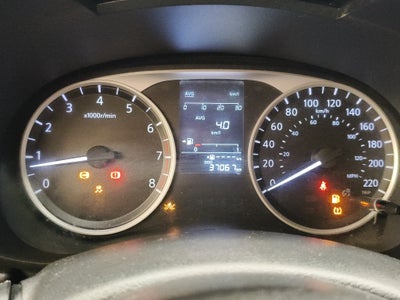 2025 Nissan Versa 4 pts. Sense, TM5, a/ac., R-15 (línea anterior)