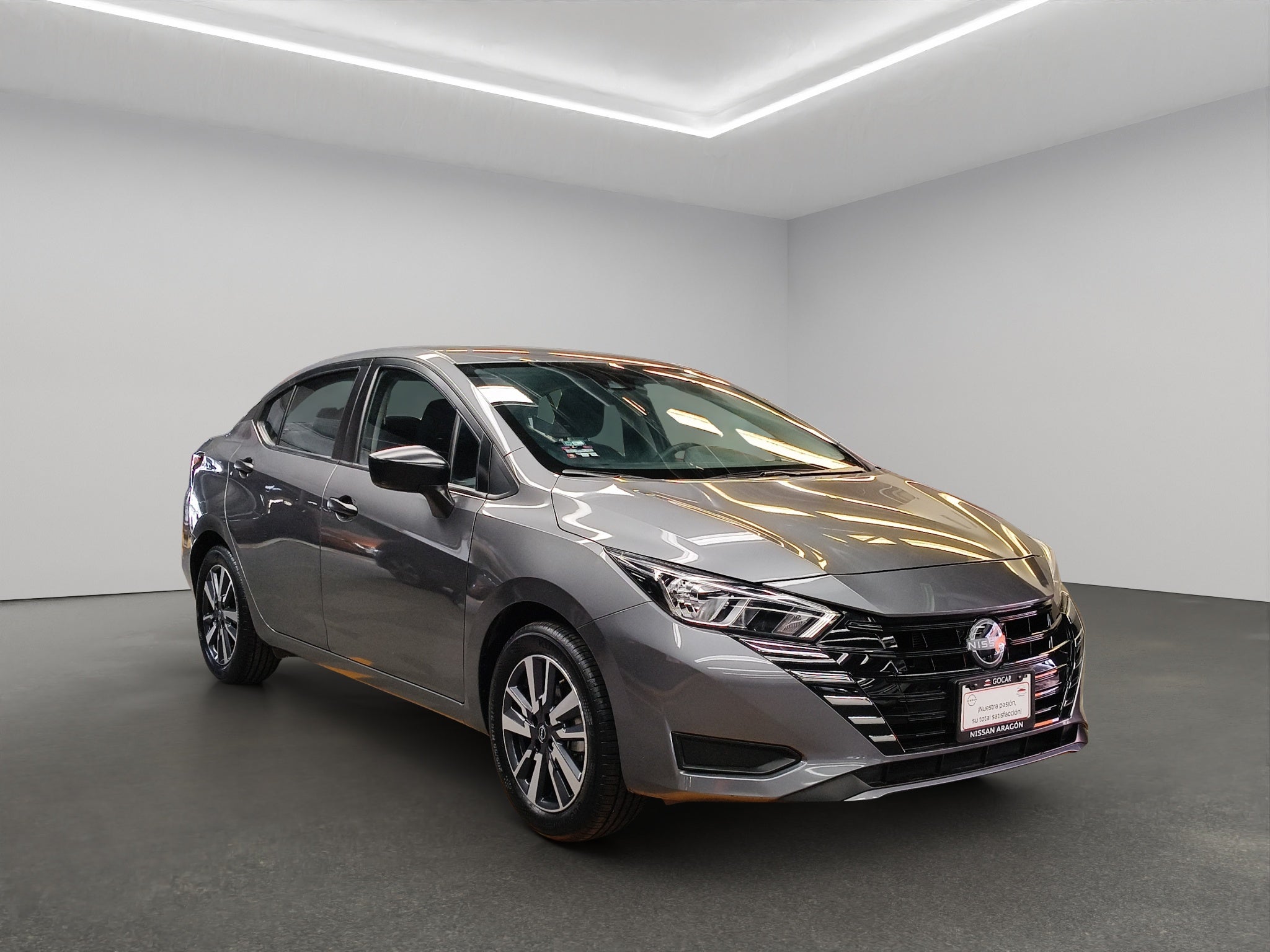 2025 Nissan Versa 4 pts. Sense, TM5, a/ac., R-15 (línea anterior)