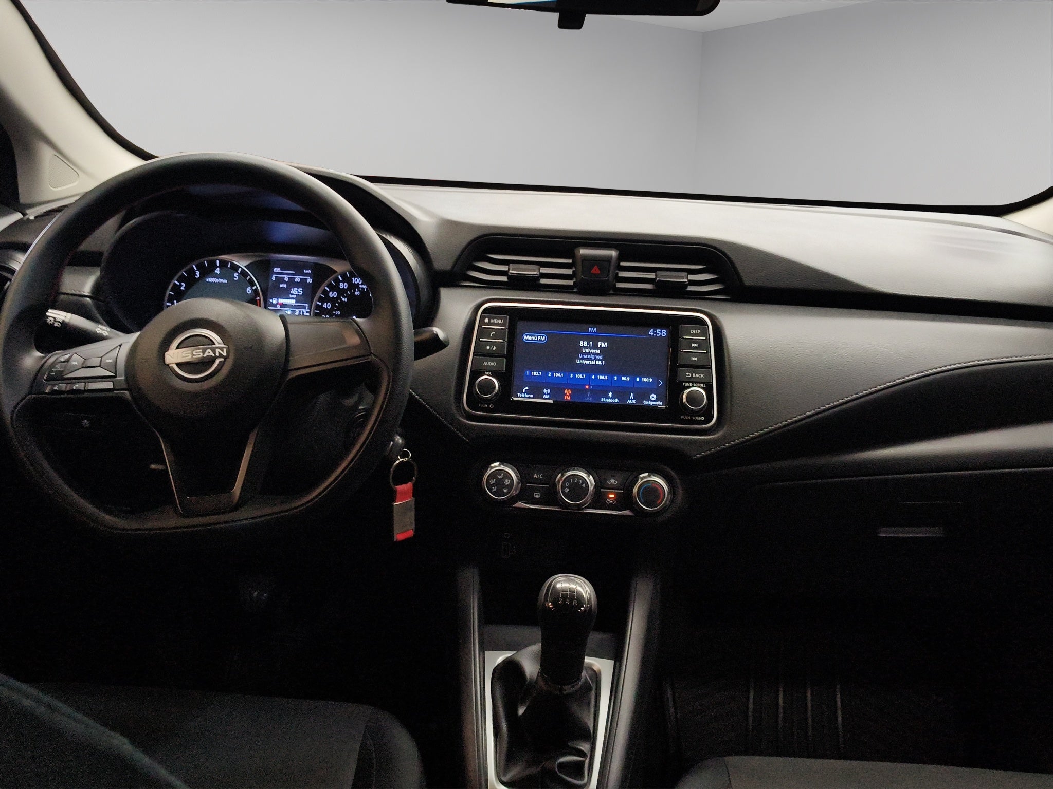 2024 Nissan Versa 4 pts. Sense, TM5, a/ac., R-15