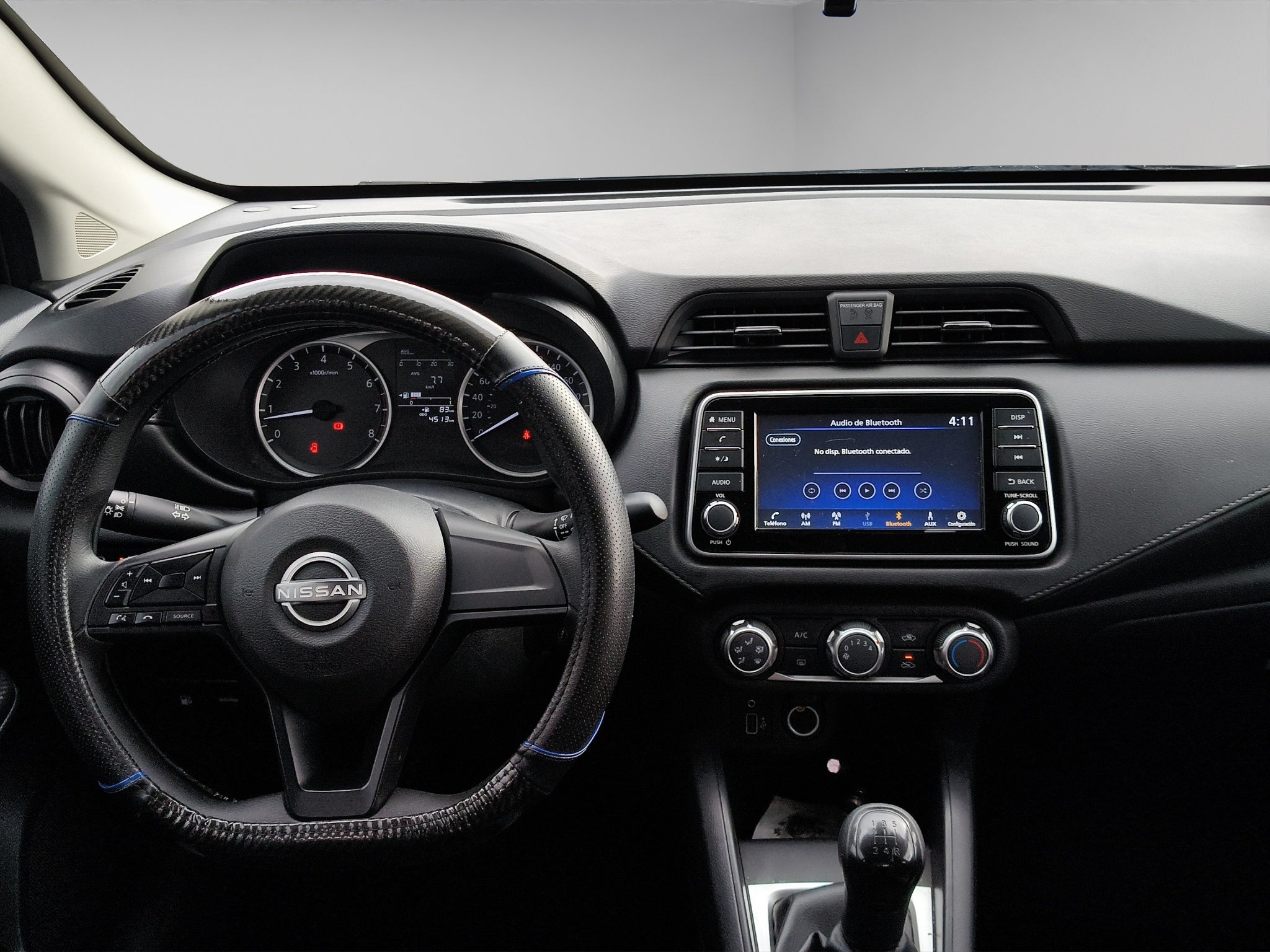 2025 Nissan Versa 4 pts. Sense, TM5, a/ac., R-15 (línea anterior)